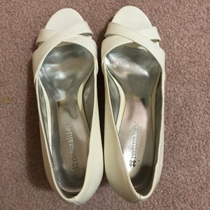 NWT Naturalizer Object White Patent heel sz 6.5